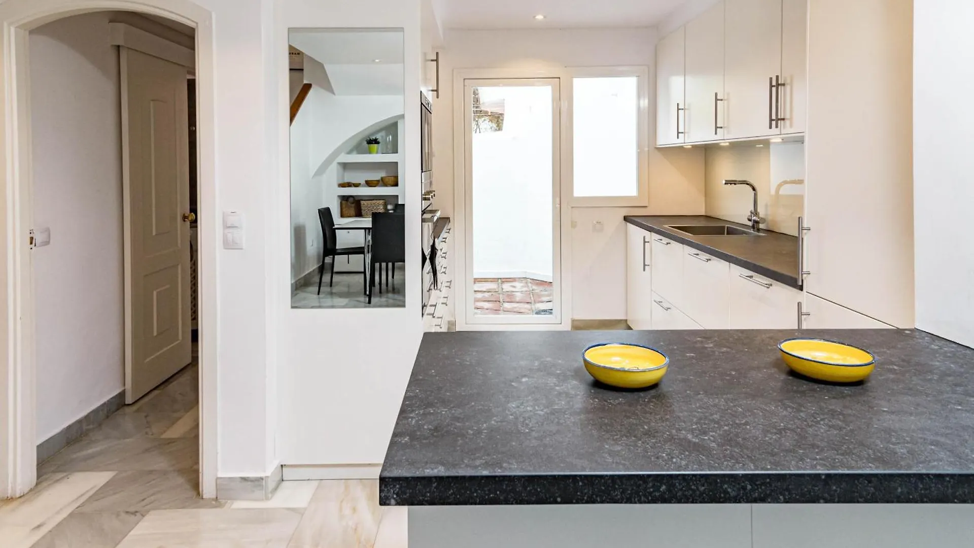 3 Townhouse With Private Garden In Marbella Villa