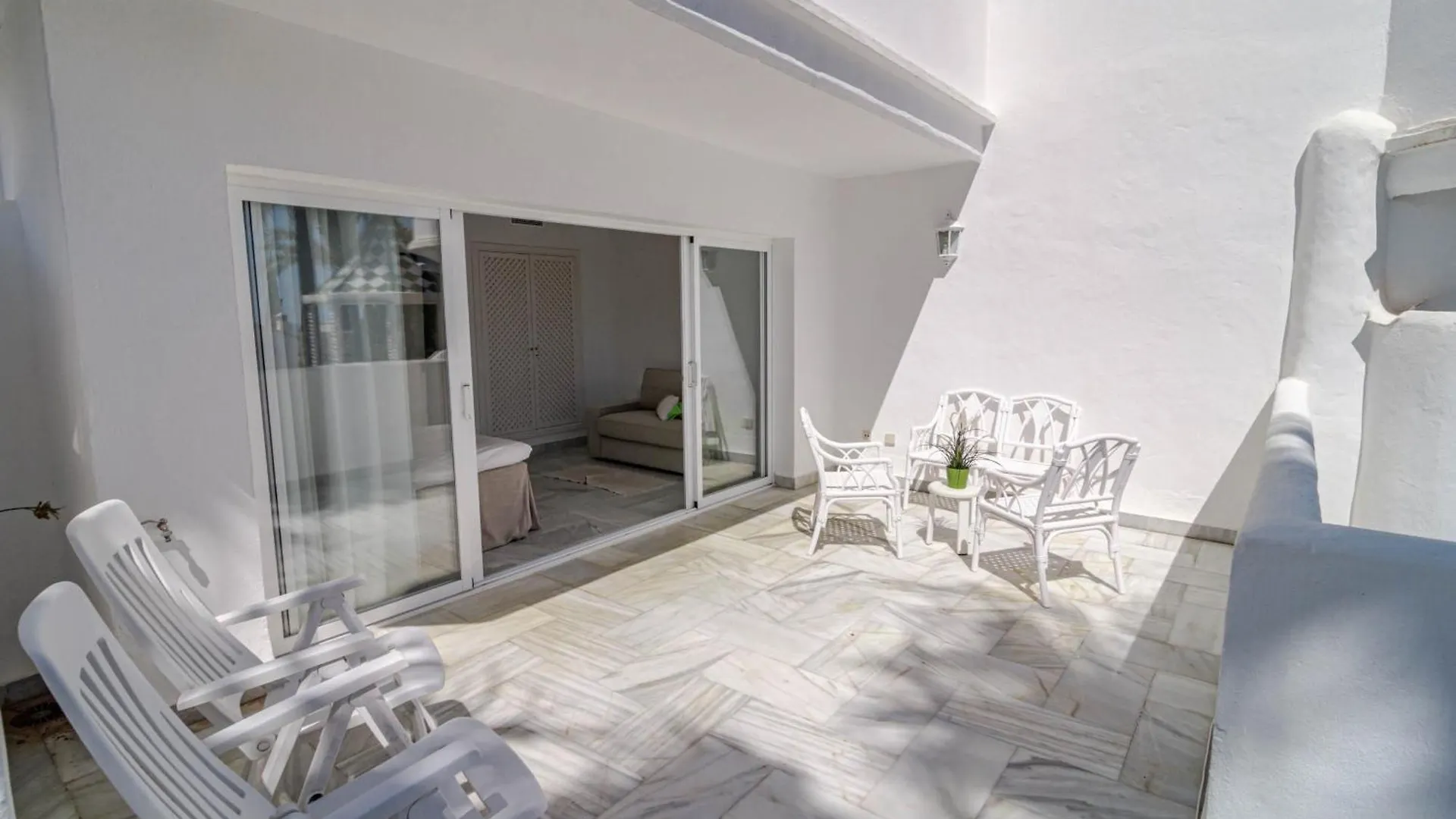 3 Townhouse With Private Garden In Marbella Villa